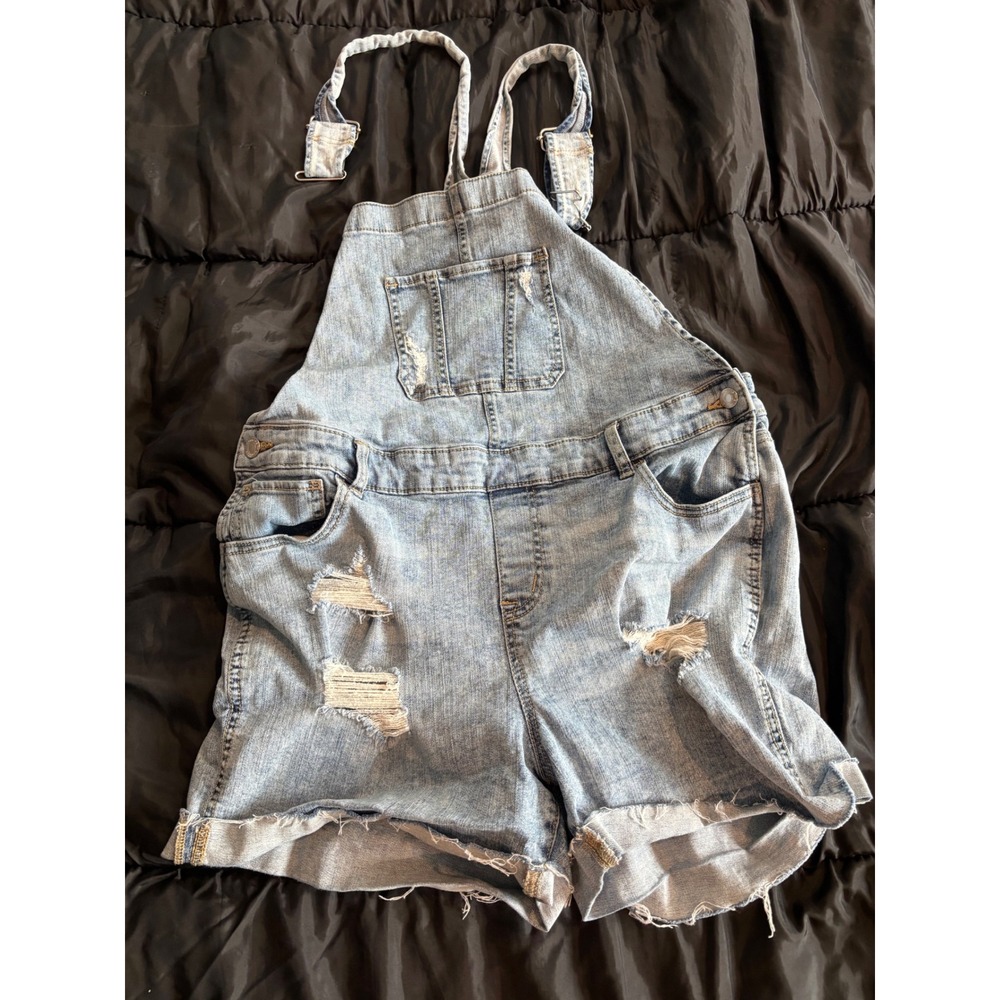 Maurices Distressed Denim Shortalls Light Wash Raw Hem Overalls Large 734937